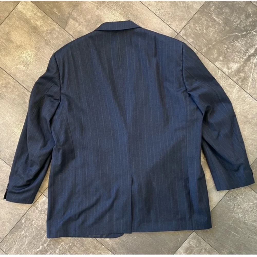 Turnbury Men's Navy Pinstripe Blazer 100% wool 56R like new